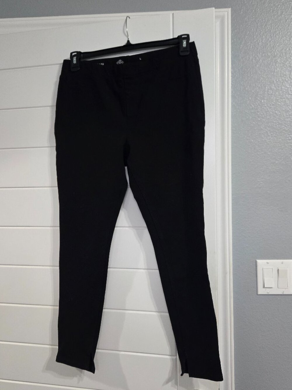 St. John's Bay Black "Skinny Leg" Pull-On Large Women's Pants